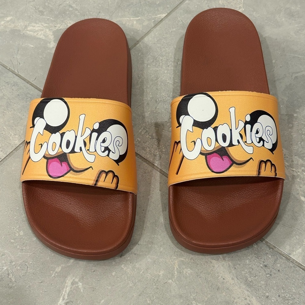 NEW Cookies (Inspired) Slides
Size - 42( Men’s Size 9)